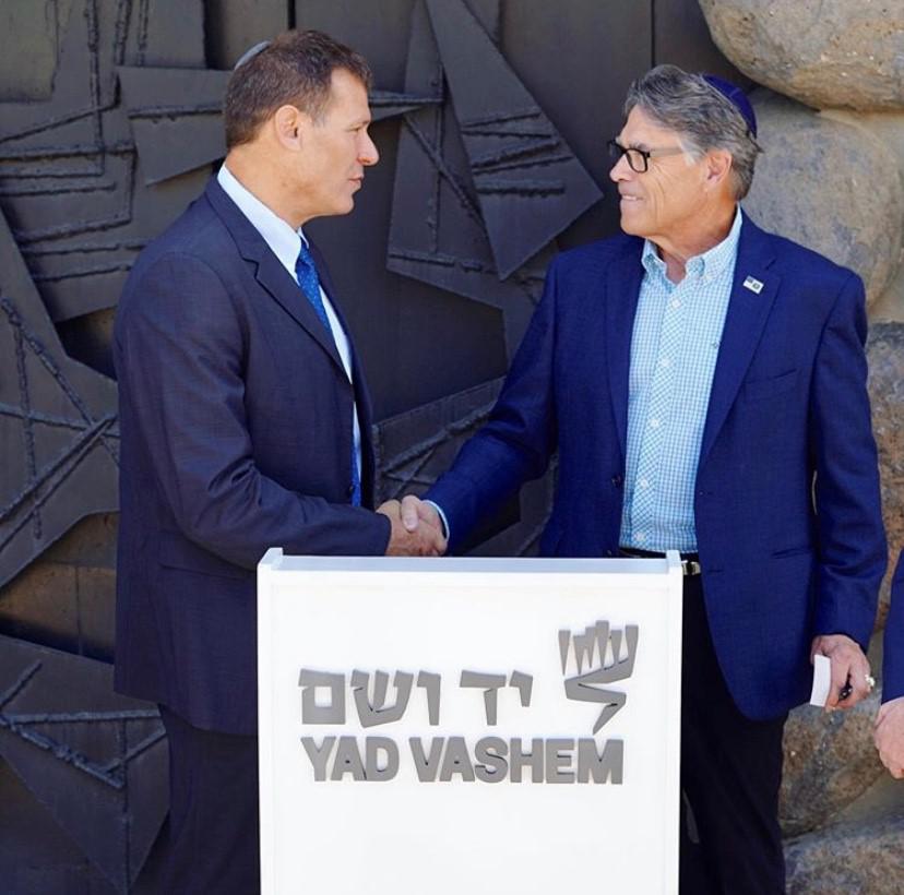 Jeremy Weiss, Director U.S. Desk with Rick Perry, U.S. Secretary of Energy during a visit to Yad Vashem on 21 July 2019
